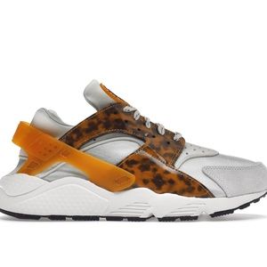 Nike Air Huarache
WM Tortoise Shell (W)